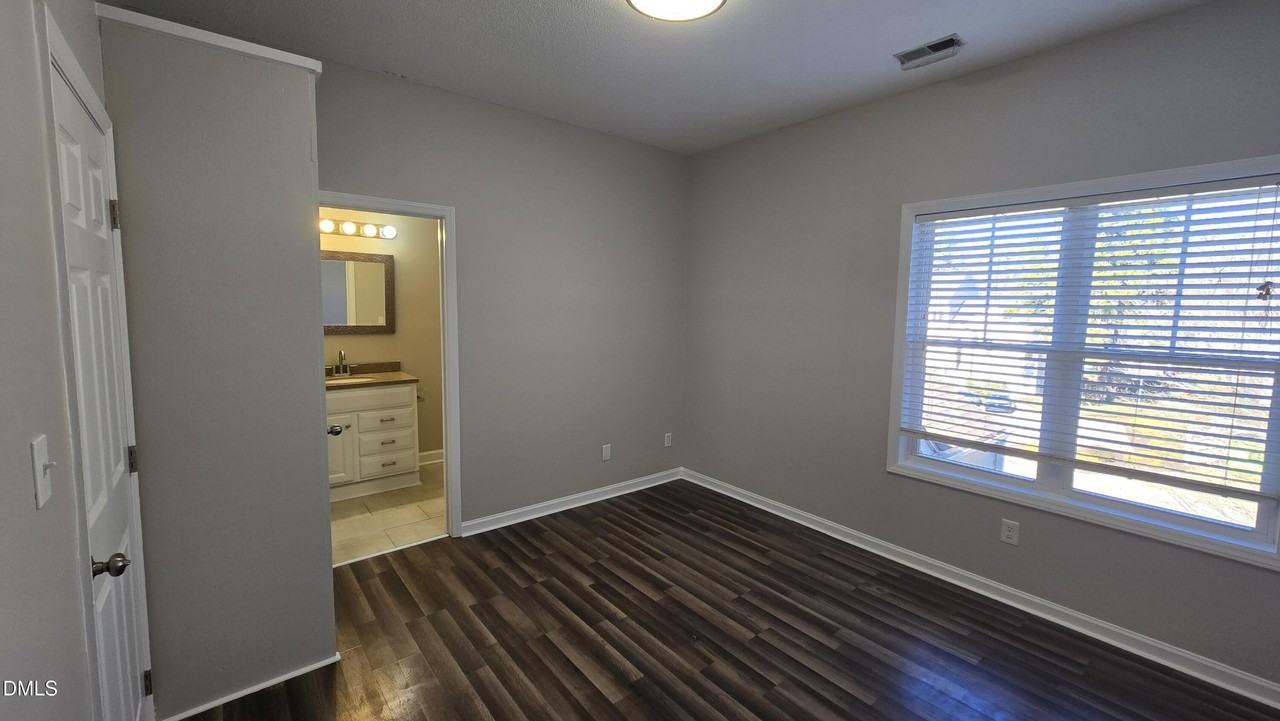 6011 Winterpointe Ln - Photo 6 of 9