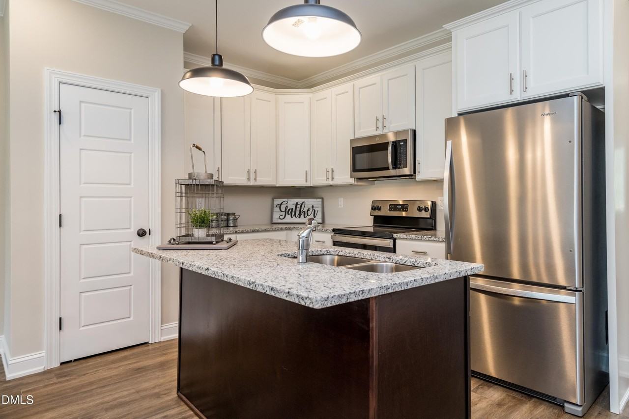 41 Marsh Harbor St - Photo 4 of 14