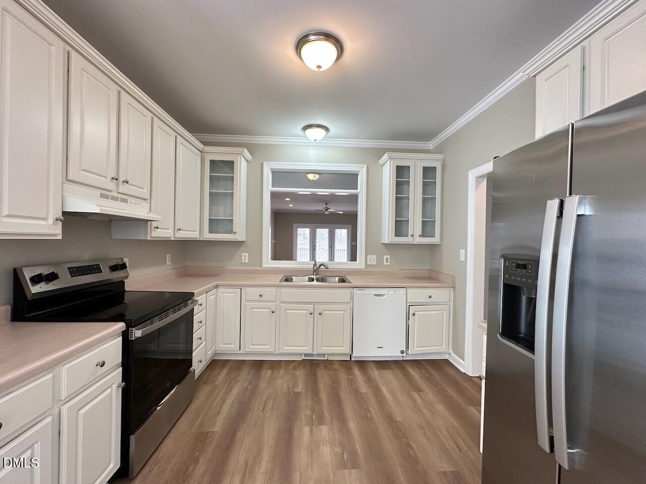 2017 Castle Pines Dr - Photo 3 of 18