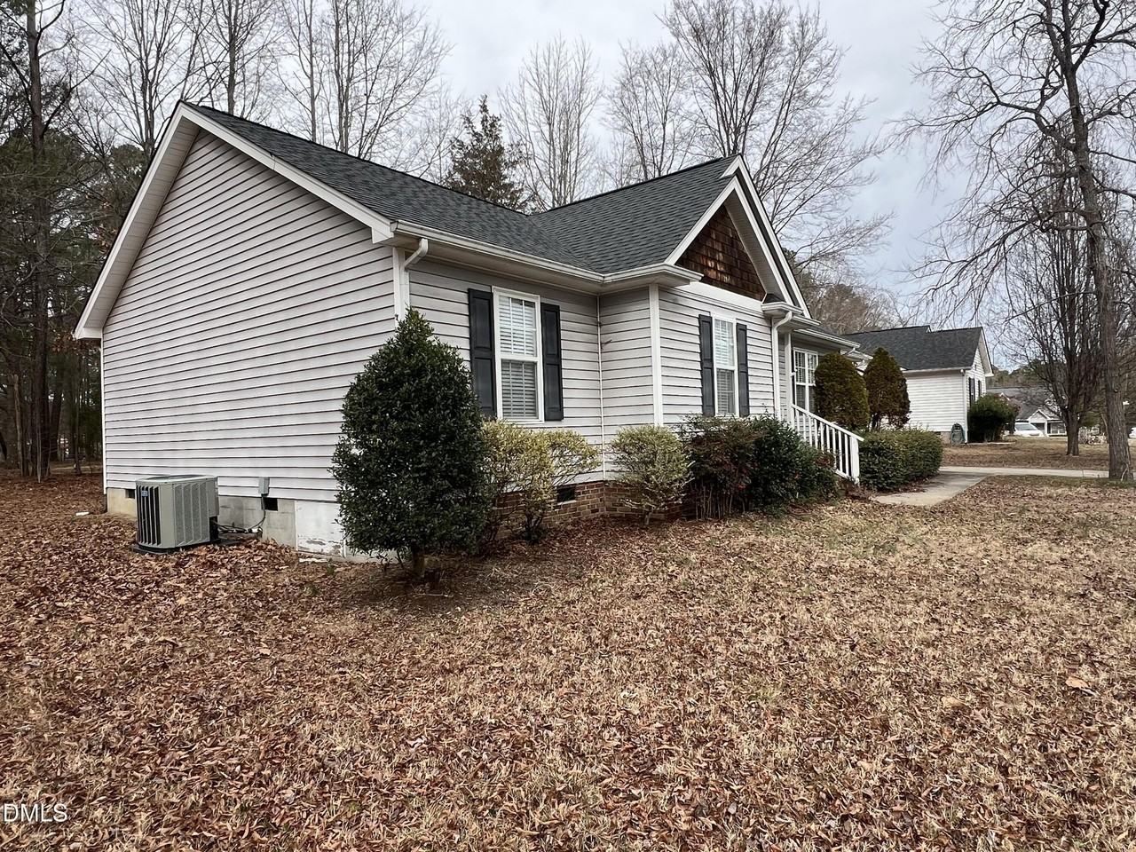 703 Ascot Dr - Photo 3 of 14