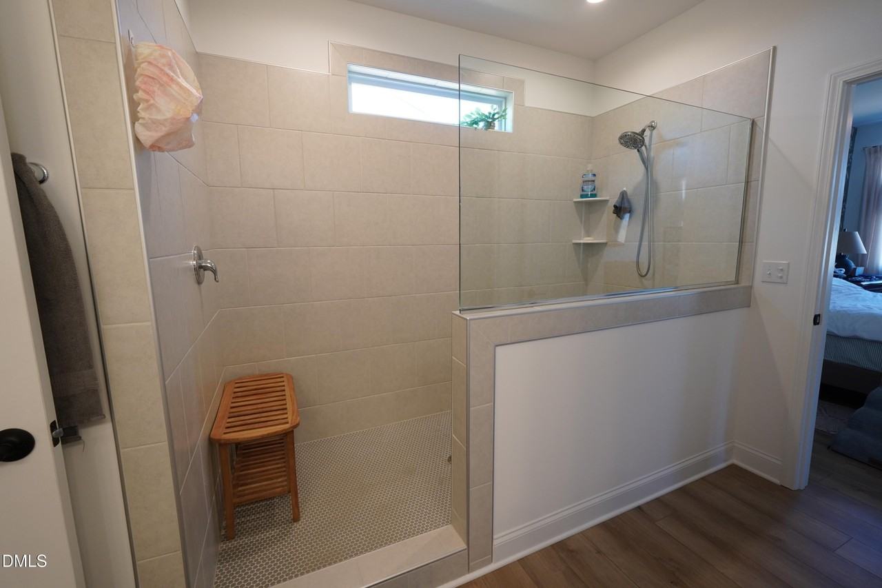 108 Providence Creek Dr - Photo 5 of 30