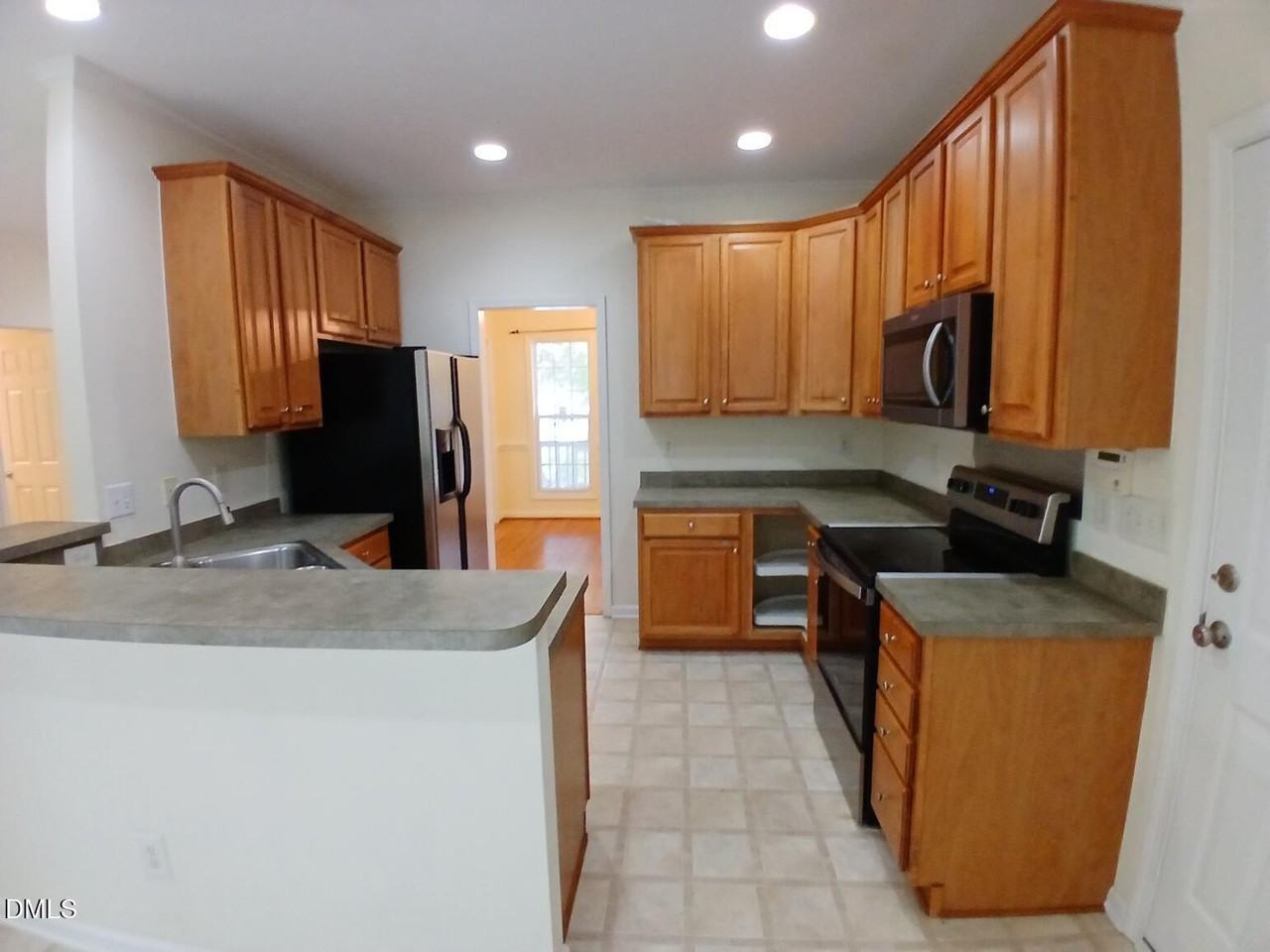 5128 Kemmont Dr - Photo 6 of 50