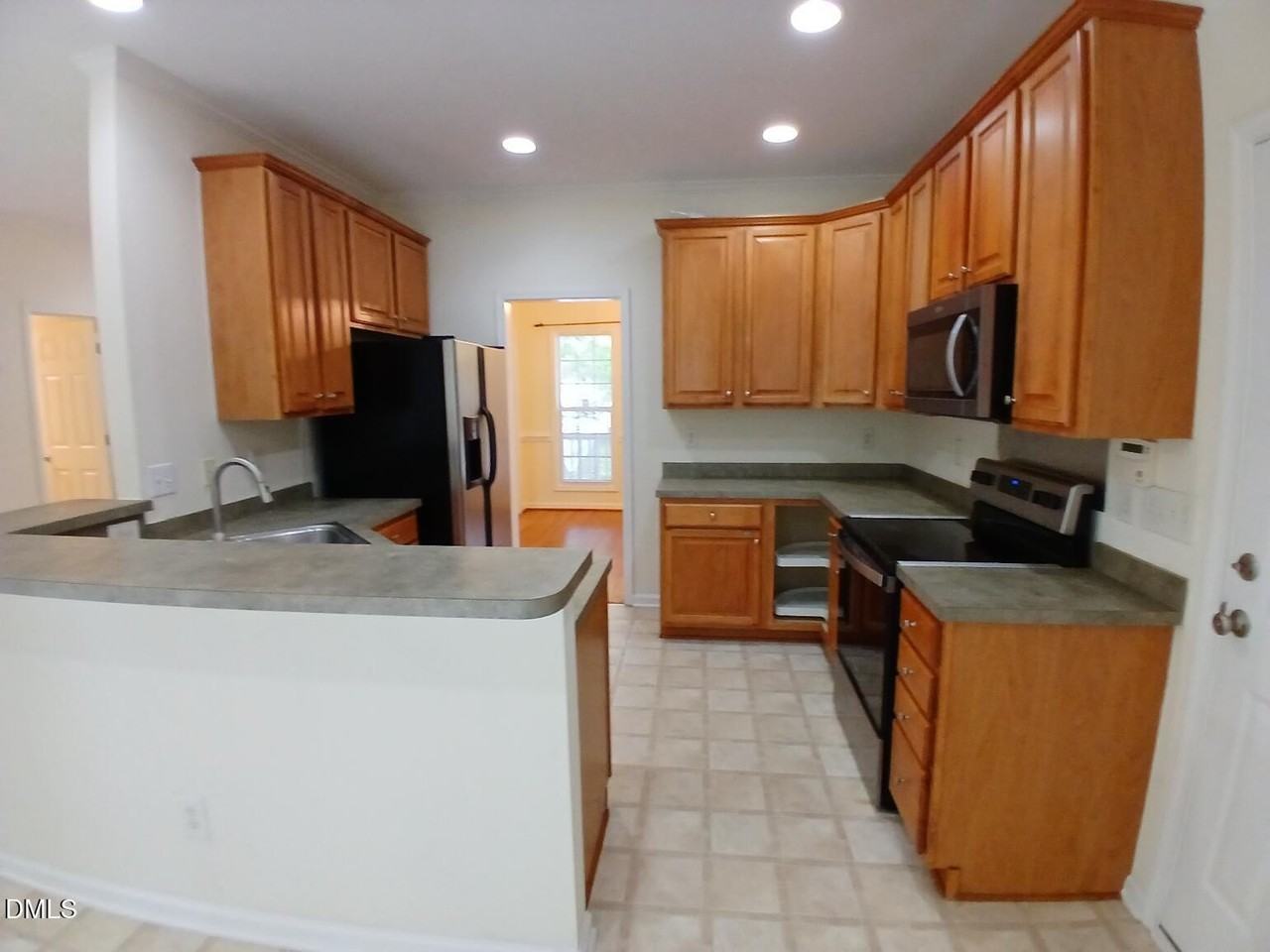 5128 Kemmont Dr - Photo 7 of 50