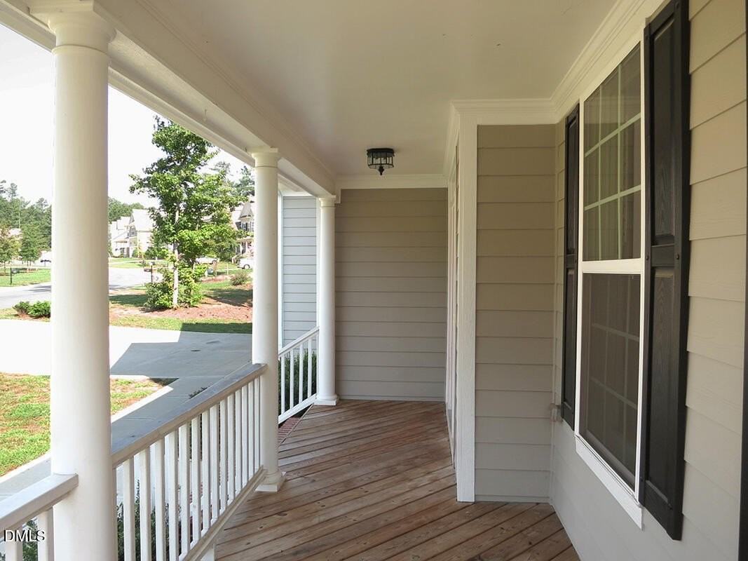 211 Pathwood Ln - Photo 2 of 33