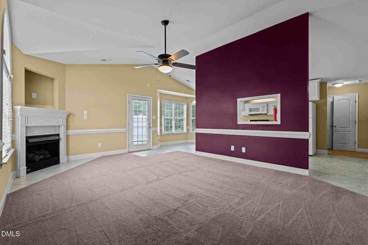 173 Ariel St - Photo 3 of 17