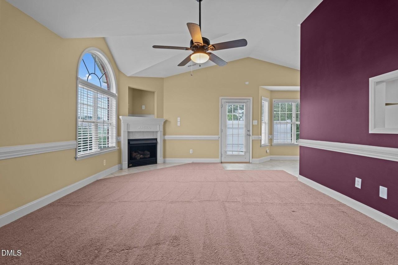 173 Ariel St - Photo 4 of 17