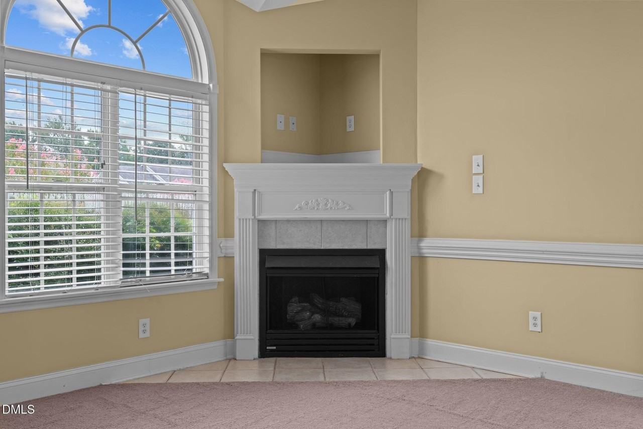 173 Ariel St - Photo 6 of 17