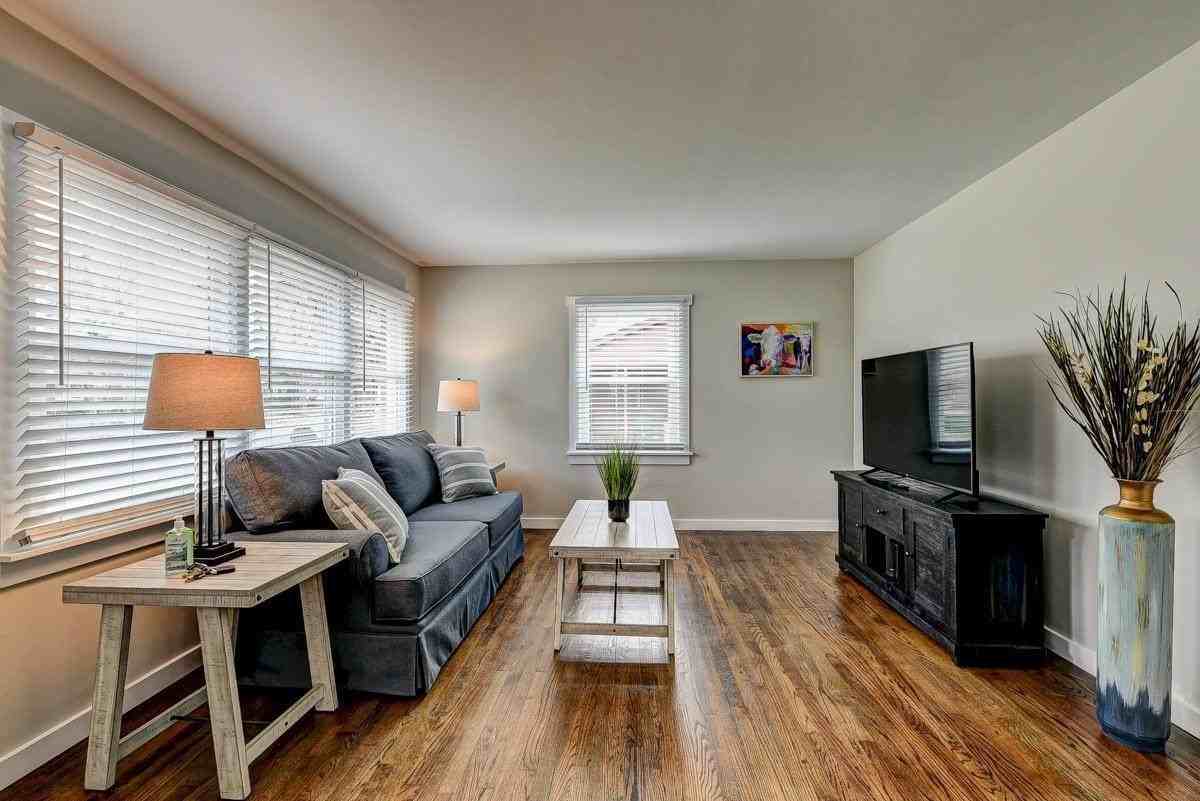 1409 Faye Dr - Photo 5 of 24