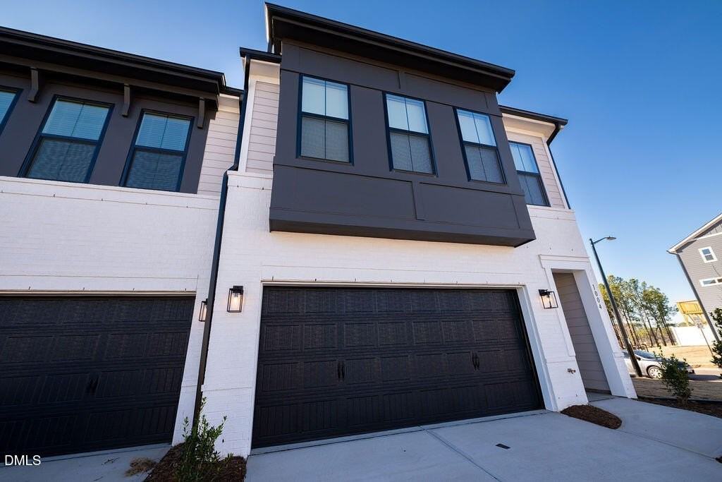 1004 Westerland Way - Photo 3 of 50
