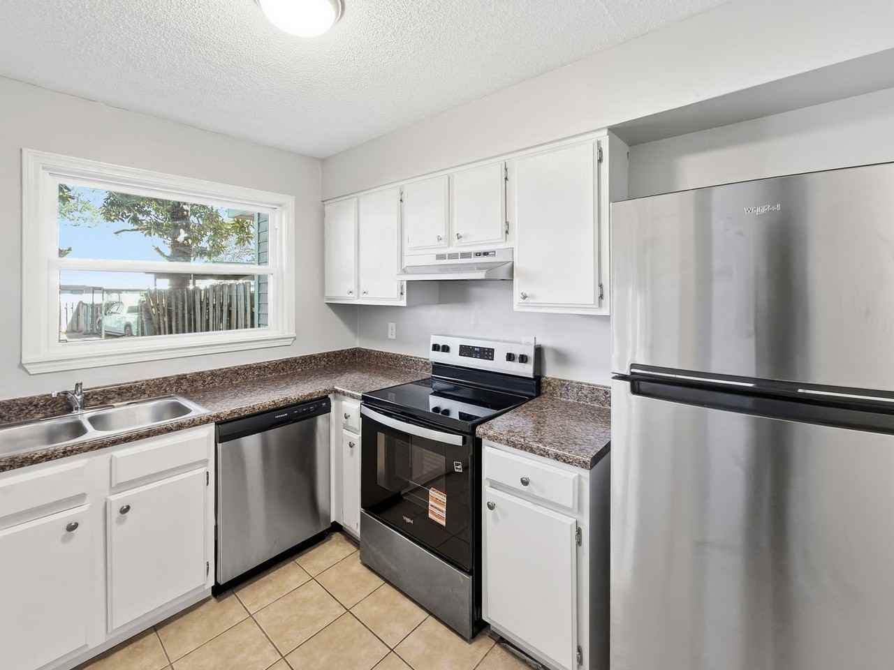 Woodridge Townhomes - Photo 7 of 42