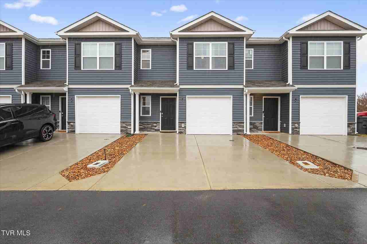 115 Raceday Center Dr Unit F3 - Photo 3 of 32