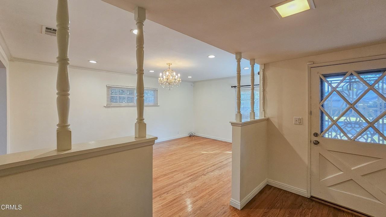 303 E Las Flores Ave - Photo 4 of 32