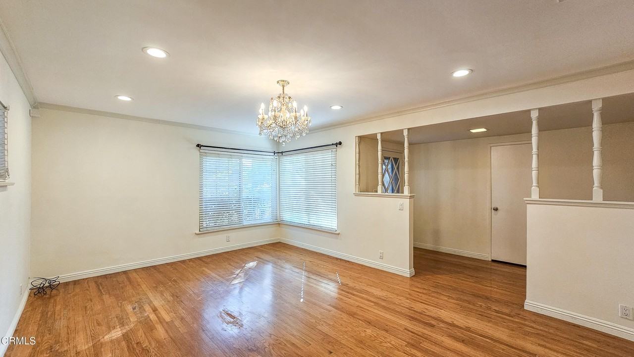 303 E Las Flores Ave - Photo 7 of 32