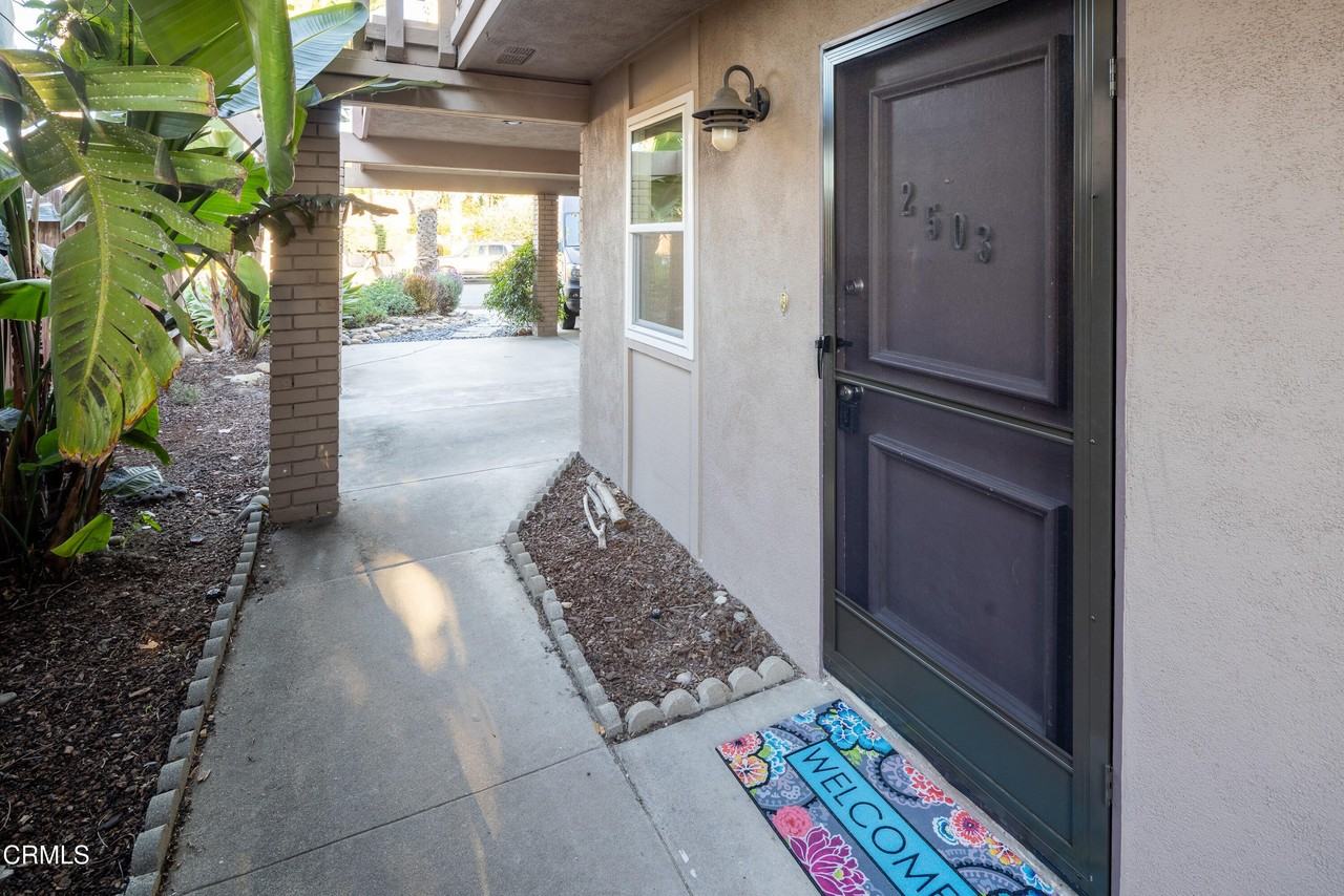 2503 Bayshore Ave - Photo 2 of 17