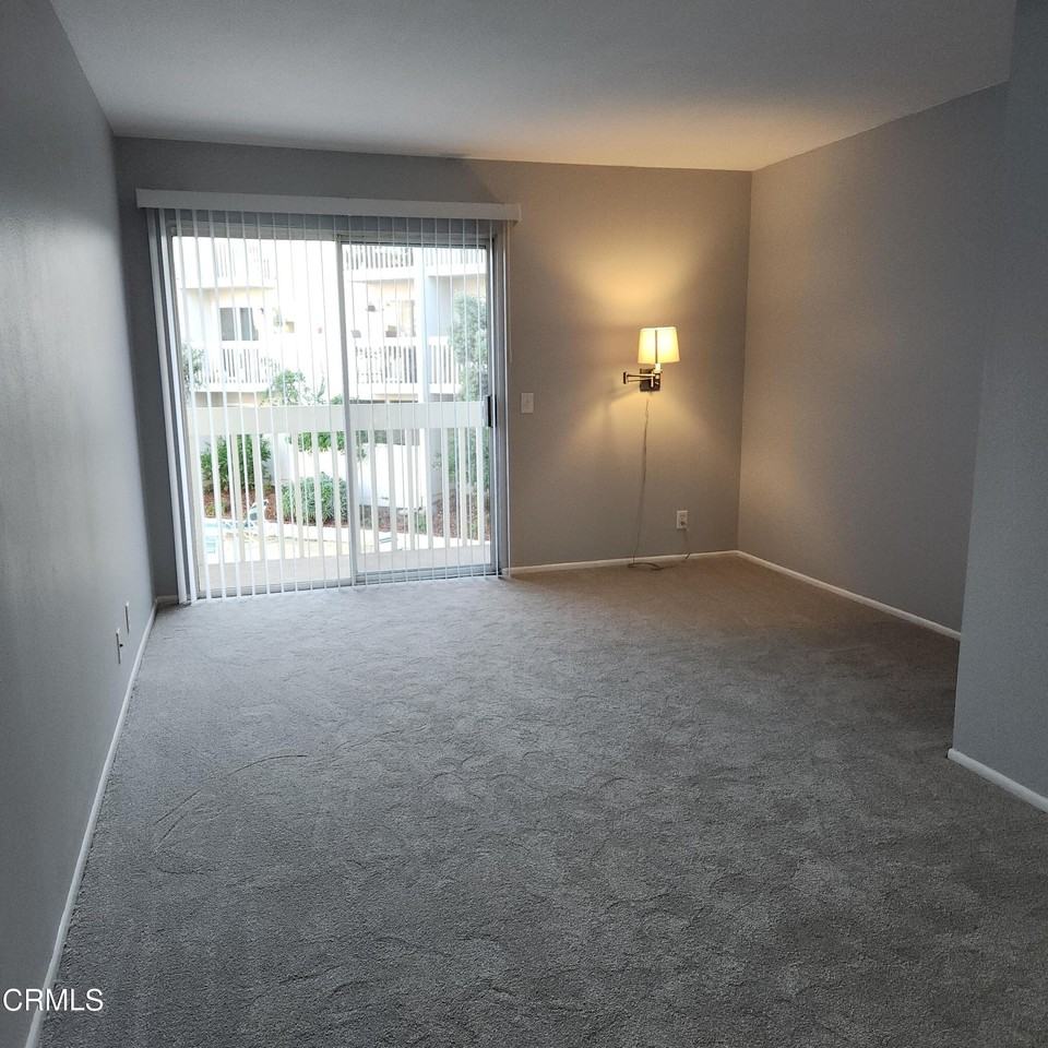 209 S Ventura Rd #36 - Photo 6 of 35