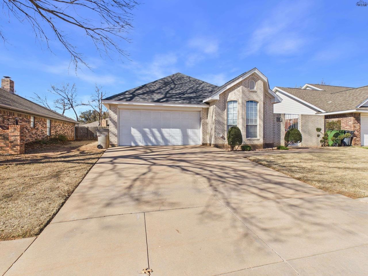 4836 Shenandoah Dr - Photo 2 of 37