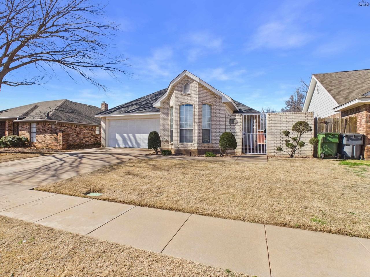 4836 Shenandoah Dr - Photo 4 of 37