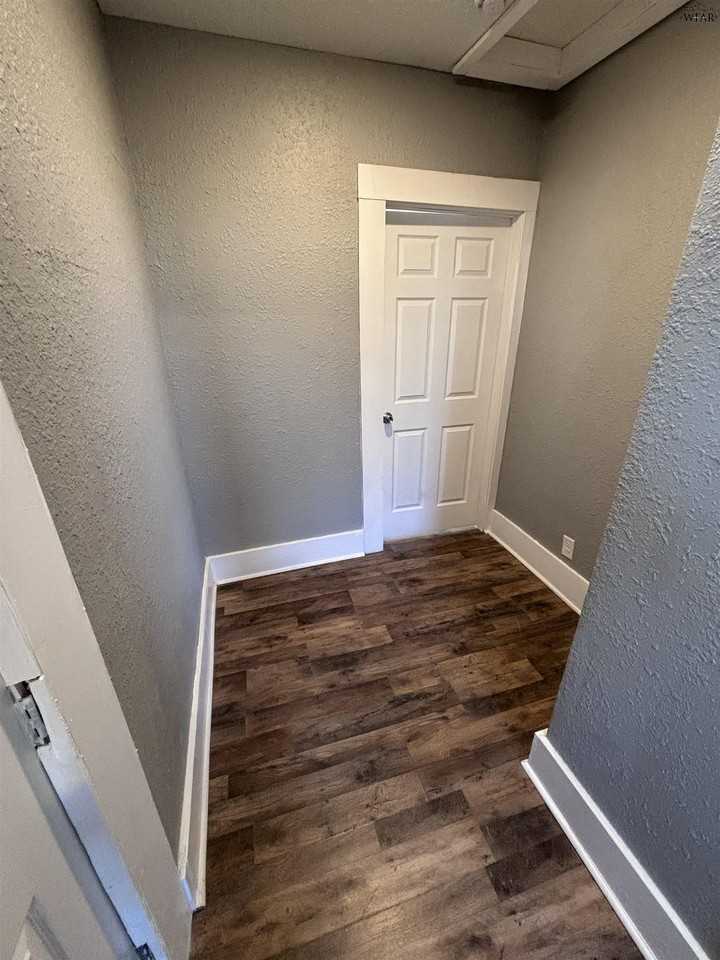 1801 11th St #1 - Photo 7 of 12