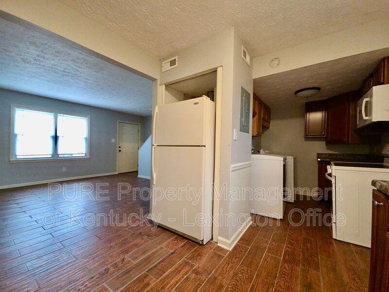 305 Lake St #2 - Photo 6 of 19