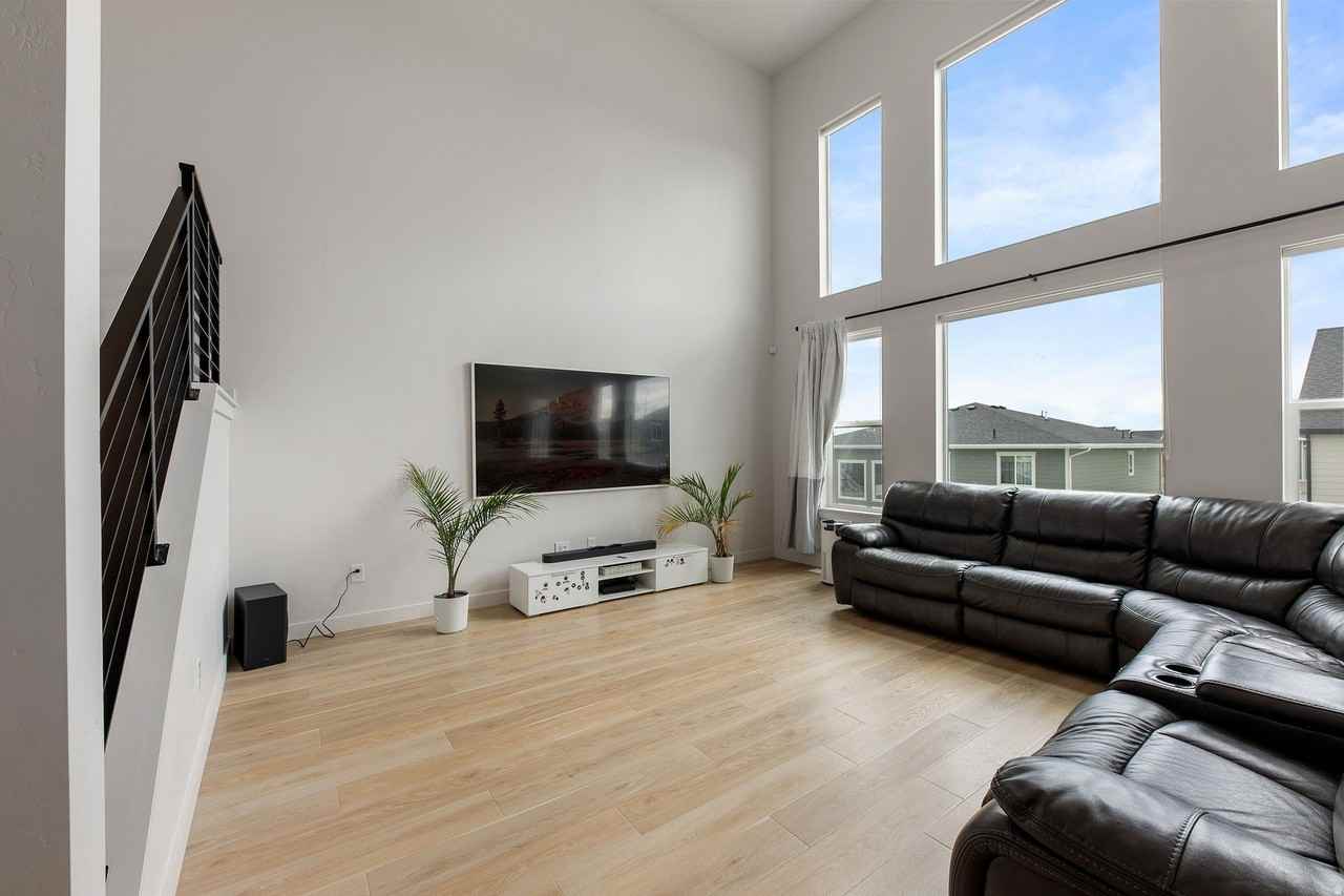 963 W Sweet Clover Dr - Photo 2 of 20