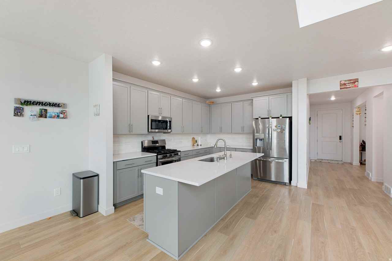 963 W Sweet Clover Dr - Photo 5 of 20