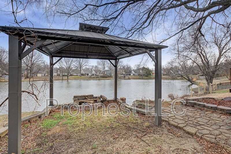 7432 Overlook Dr - Photo 2 of 14