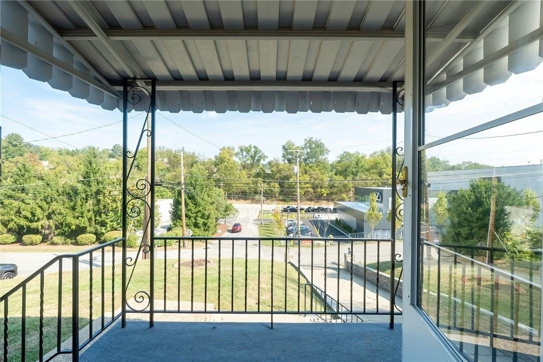 351 Locust St - Photo 2 of 26