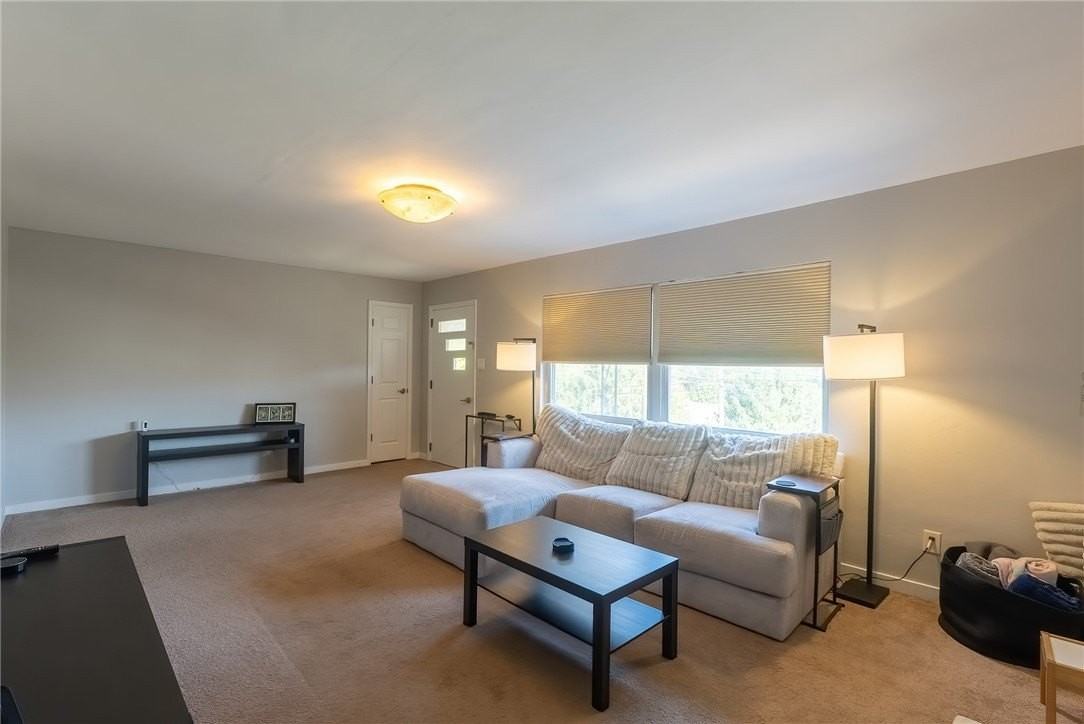 351 Locust St - Photo 4 of 26