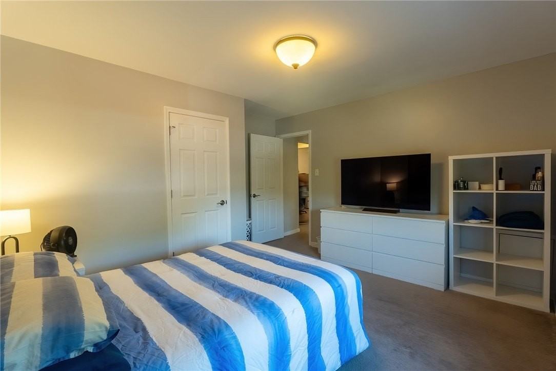 351 Locust St - Photo 7 of 26