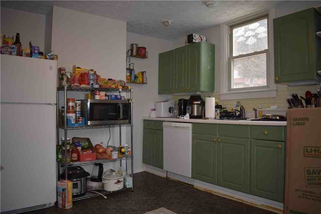 111 Dewey St - Photo 5 of 15