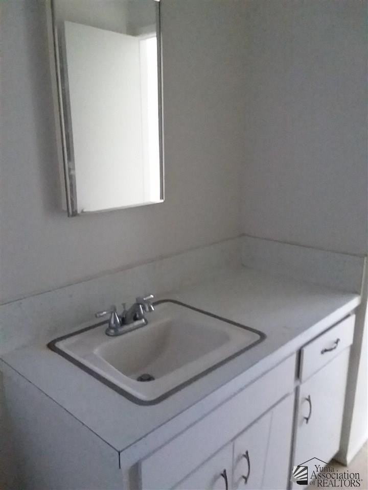 2880 S 1st Ave #D - Photo 4 of 9