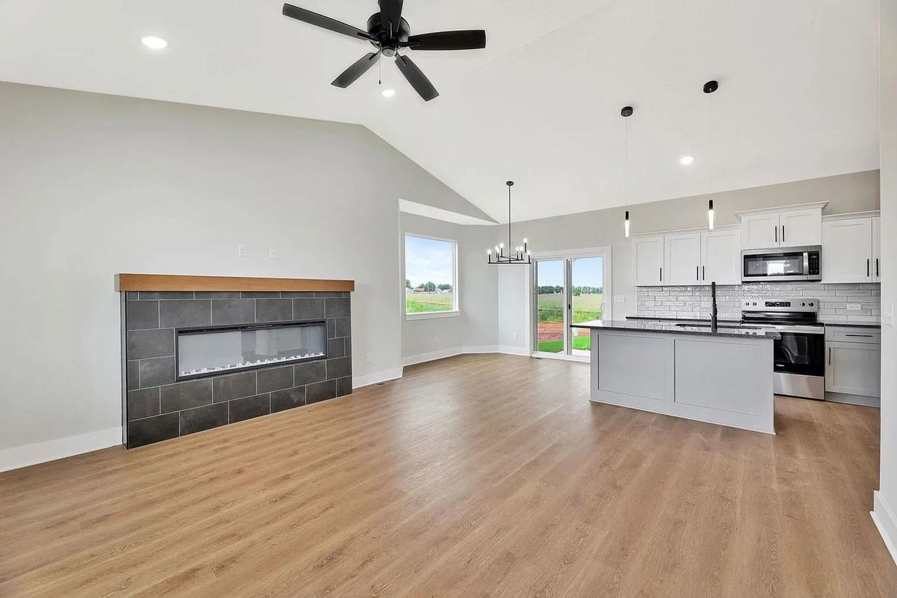 5424 W 42nd St S - Photo 5 of 36