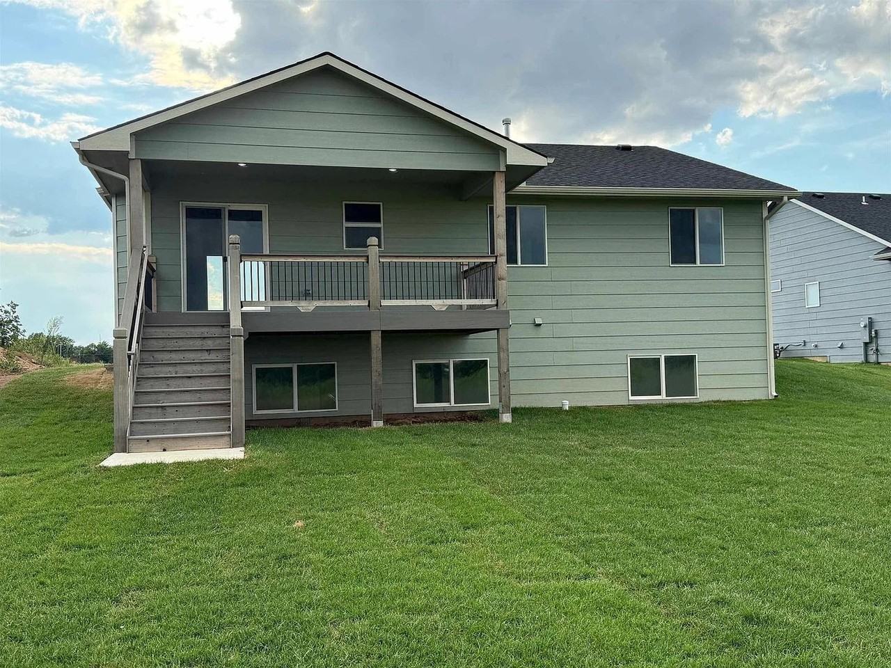 5301 W 42nd St S - Photo 3 of 20