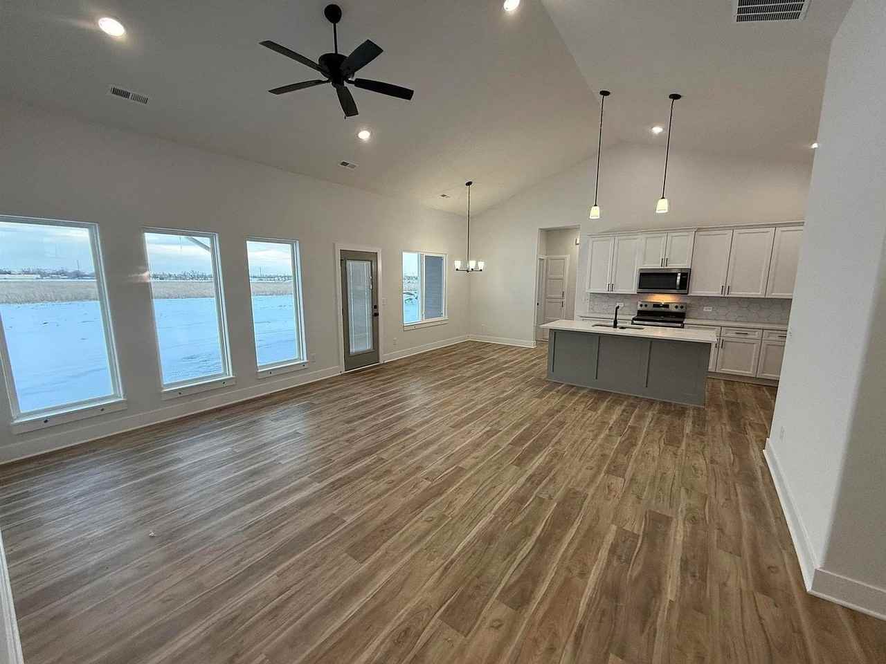 5538 W 42nd St S - Photo 6 of 18