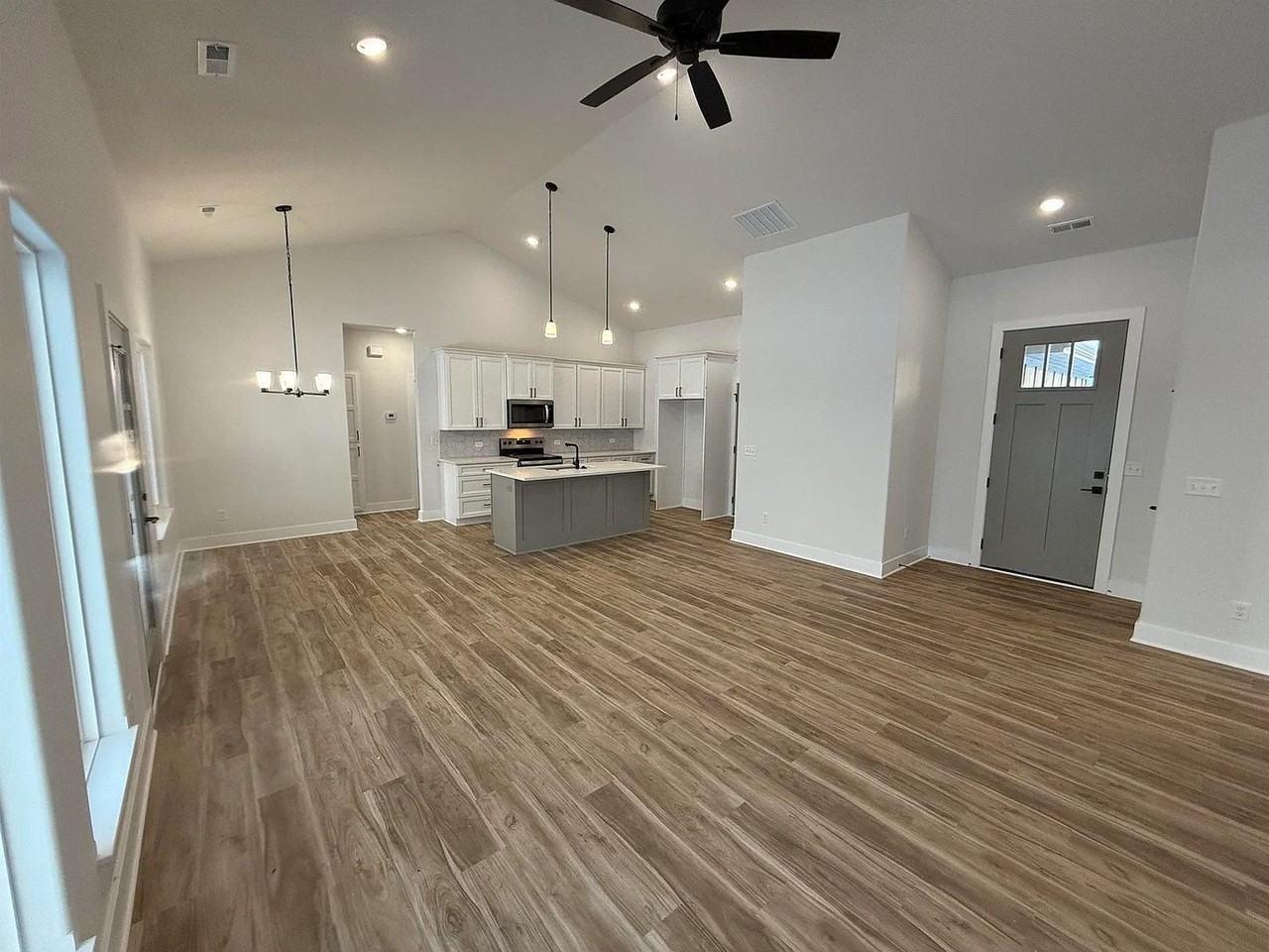 5538 W 42nd St S - Photo 7 of 18