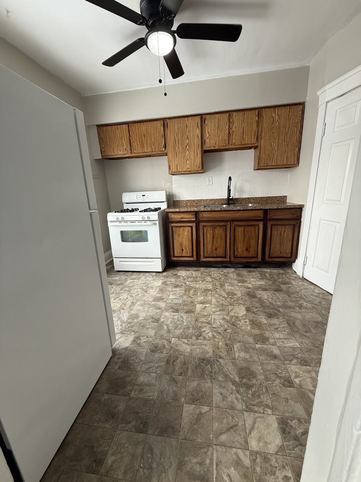 12519 Forest Ave #1 - Photo 5 of 7