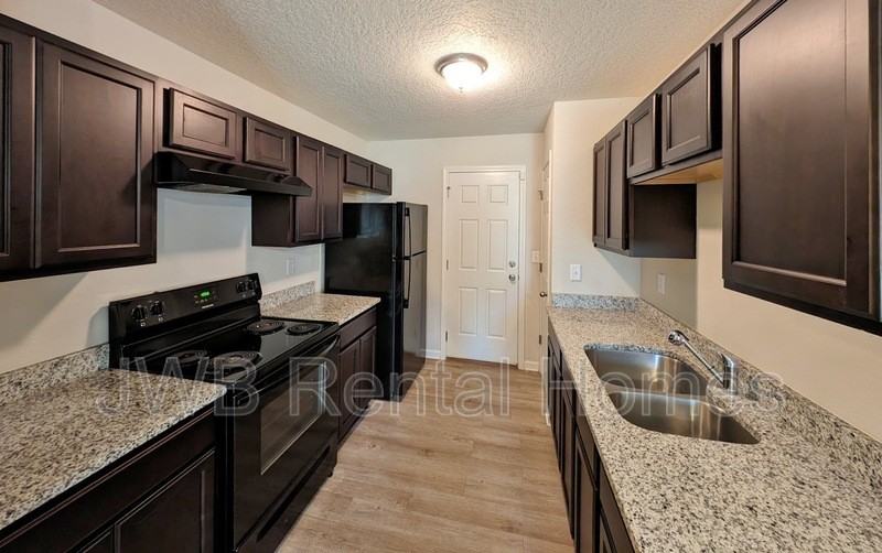 2958 Fitzgerald St - Photo 3 of 13