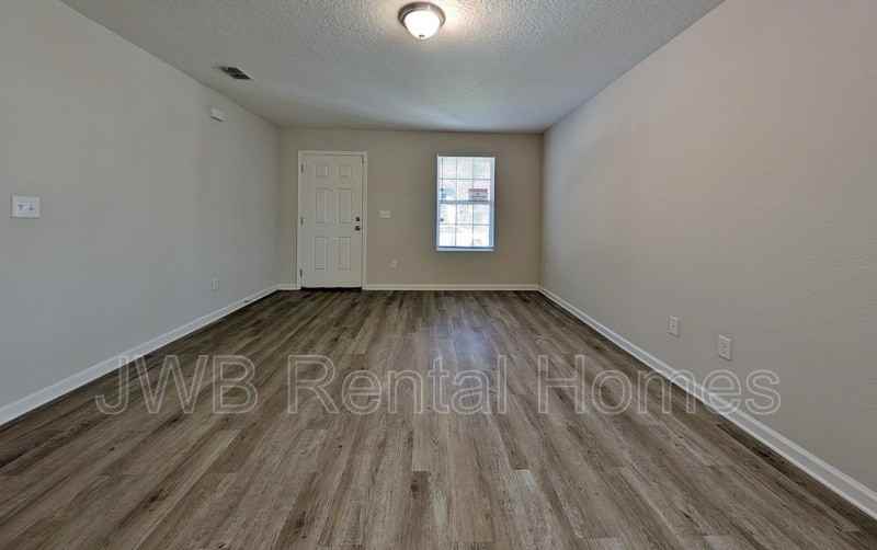 2958 Fitzgerald St - Photo 6 of 13