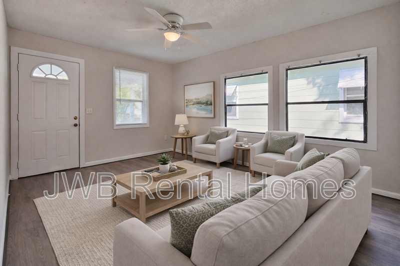 941 Huron St - Photo 6 of 12