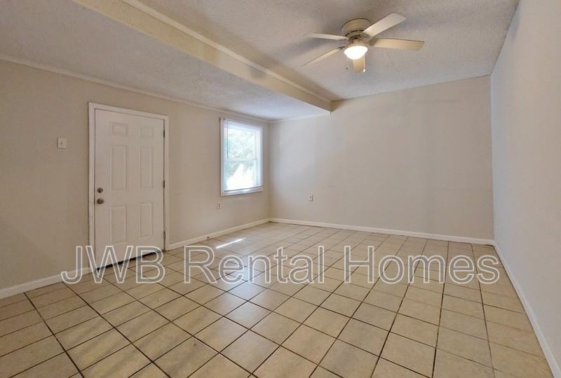 941 Huron St - Photo 7 of 12