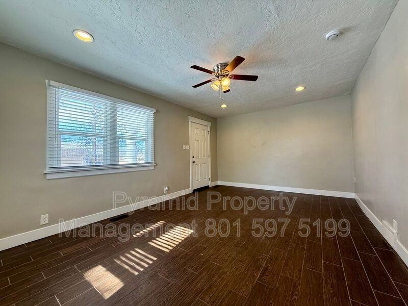 3185 S St #A - Photo 5 of 22