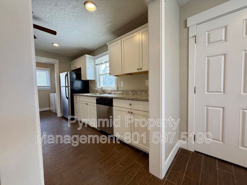 3185 S St #A - Photo 6 of 22