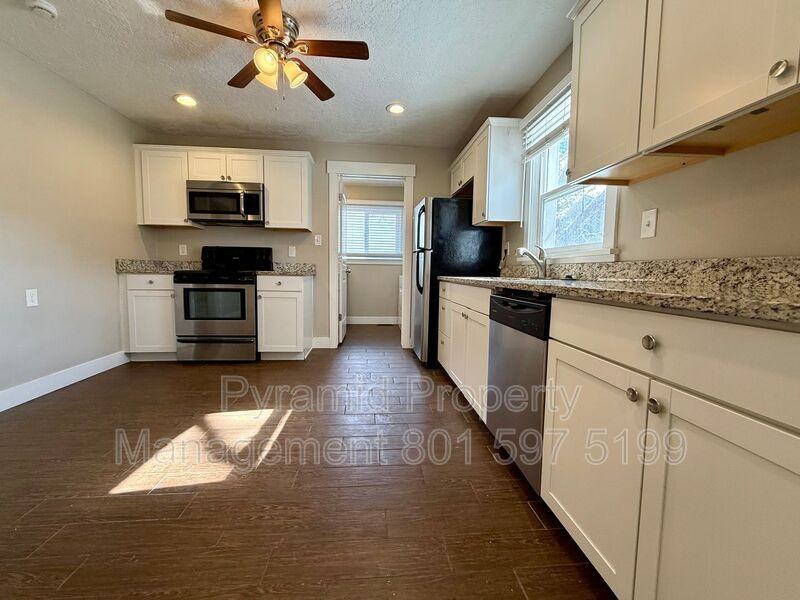 3185 S St #A - Photo 7 of 22