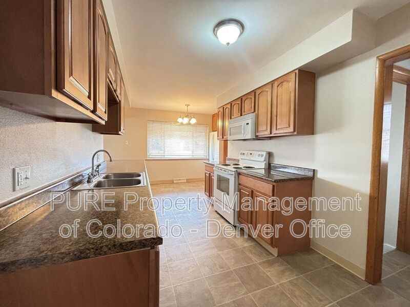 3900 Yarrow St - Photo 6 of 20