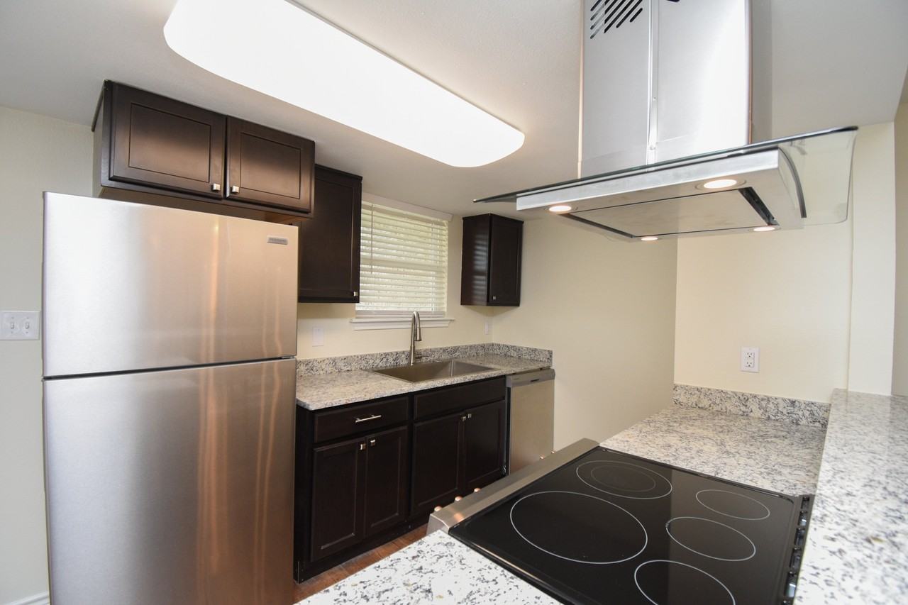 104 Vista Alta St - Photo 3 of 19