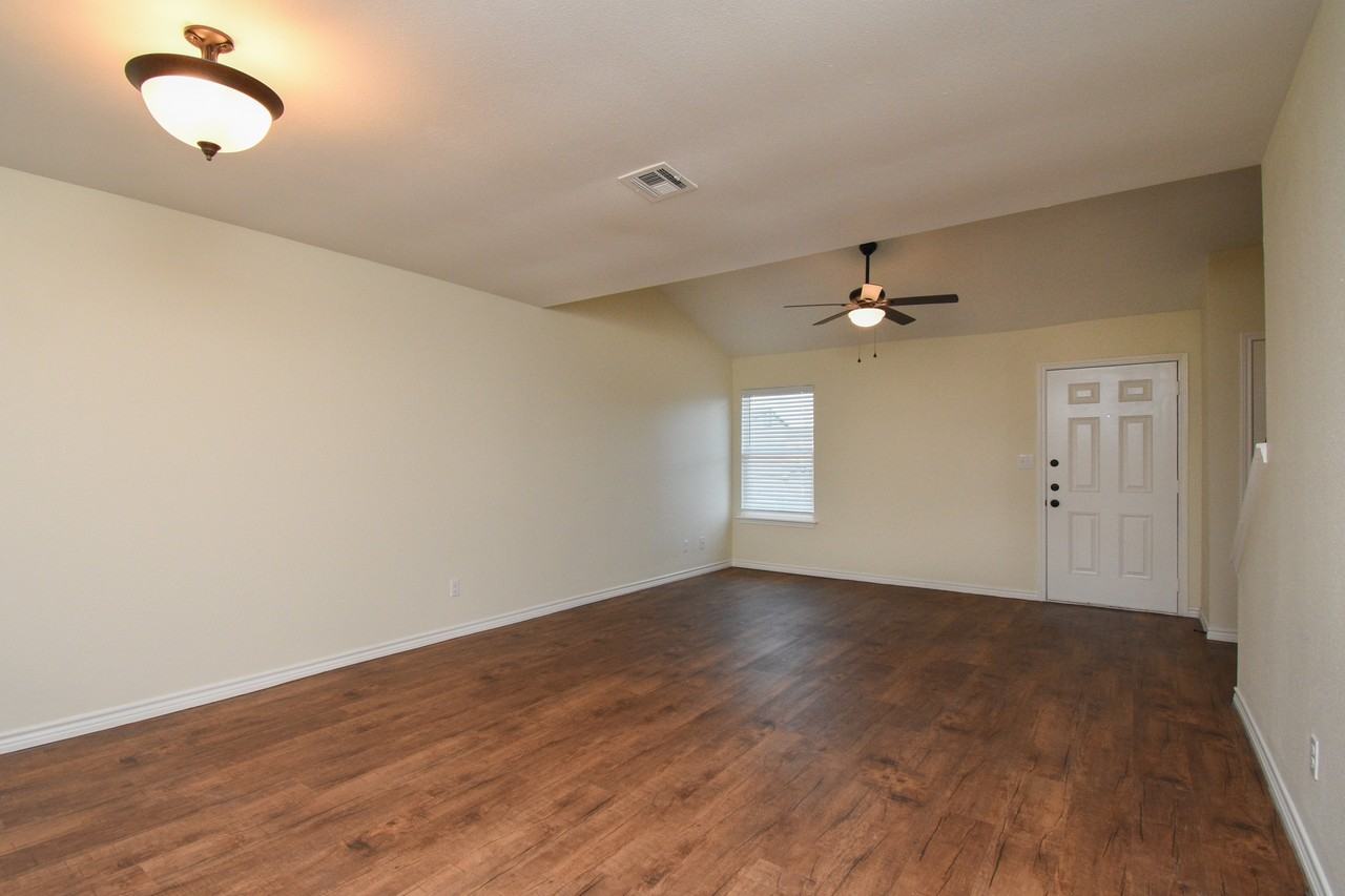 104 Vista Alta St - Photo 6 of 19