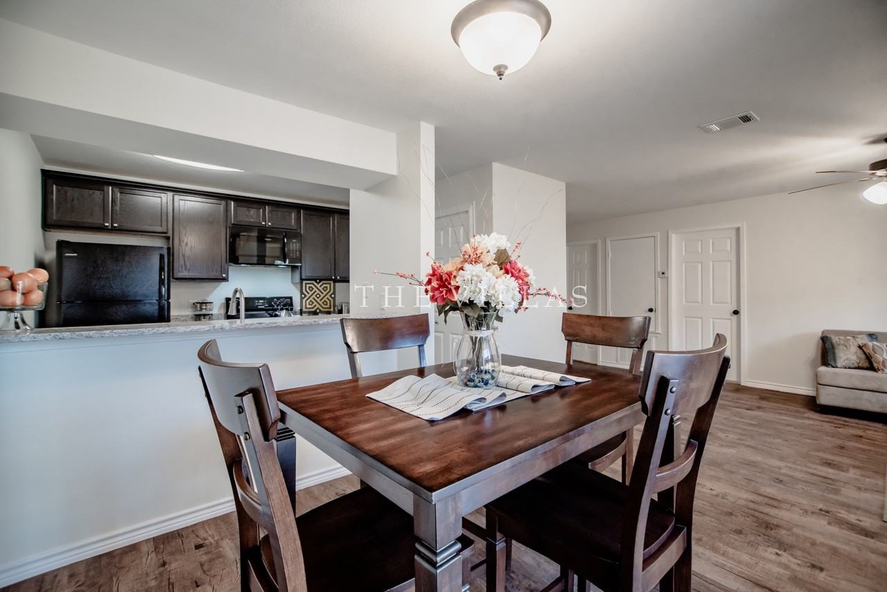 116 Costa Del Oro St - Photo 4 of 19