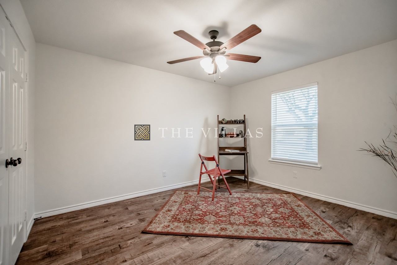 116 Costa Del Oro St - Photo 7 of 19