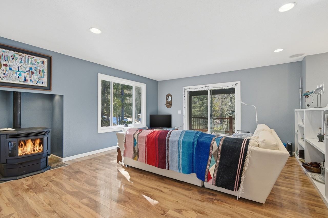 12229 Circle Dr #1 - Photo 3 of 11