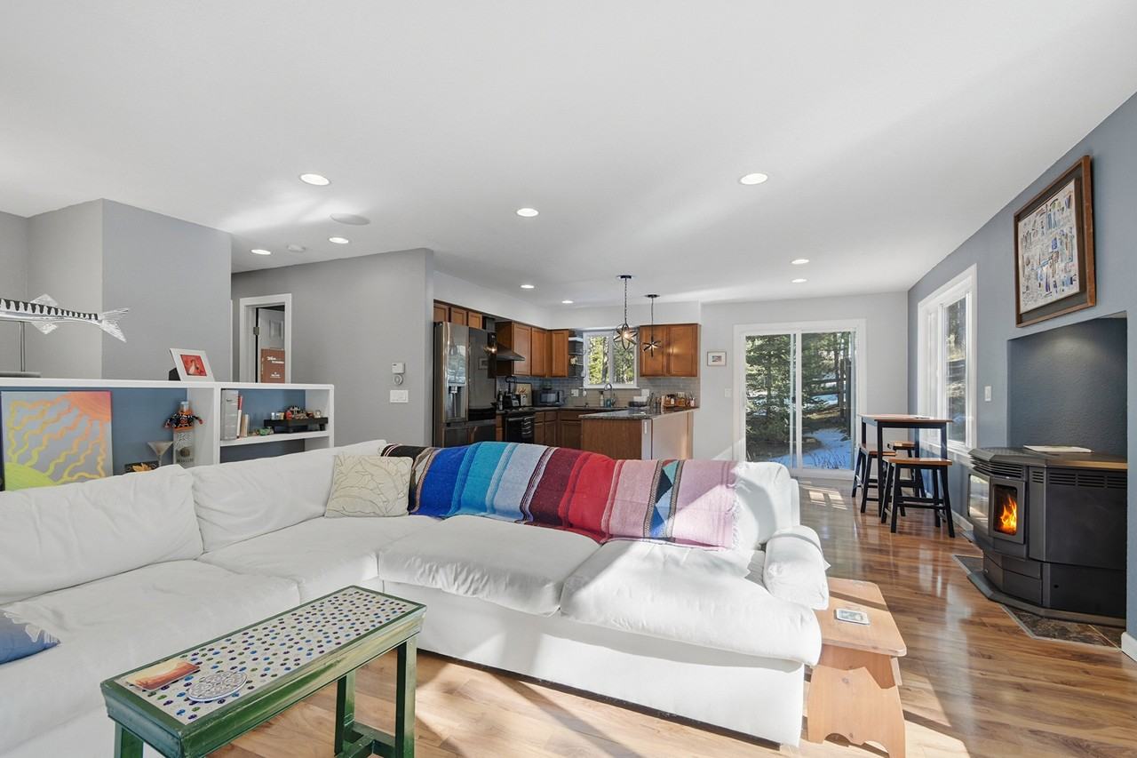 12229 Circle Dr #1 - Photo 4 of 11